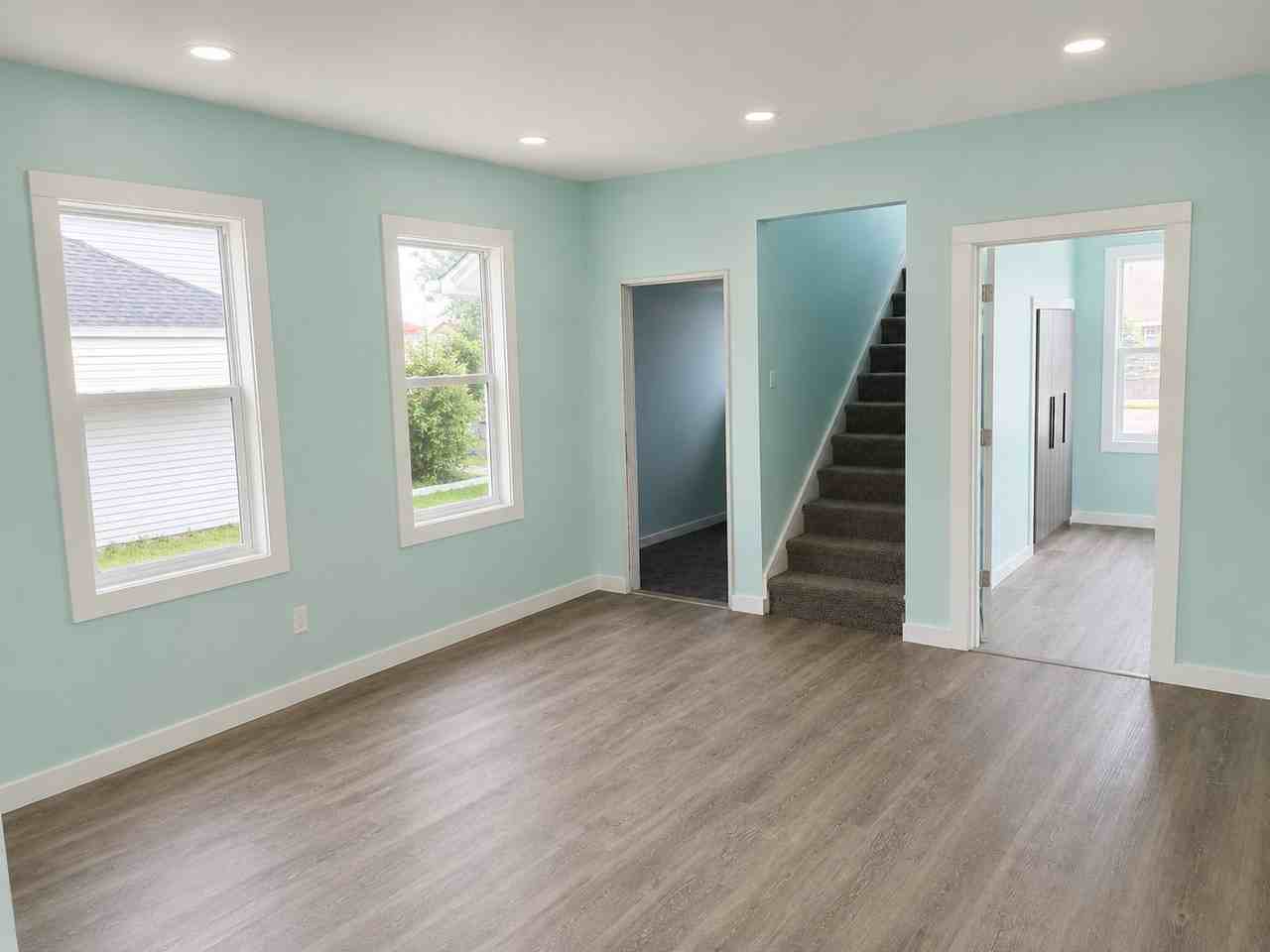 232 N Main St - Photo 2 of 18