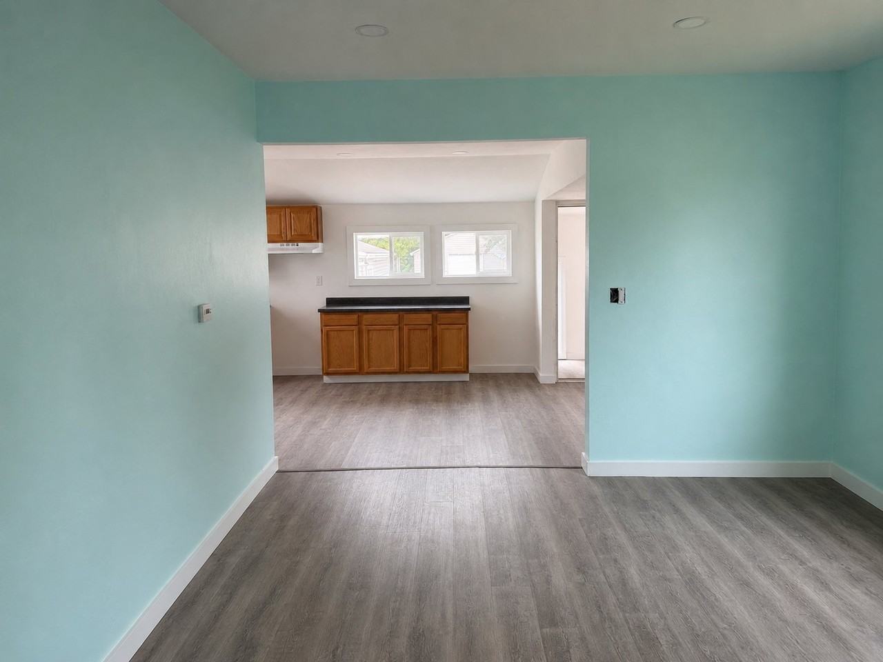 232 N Main St - Photo 3 of 18