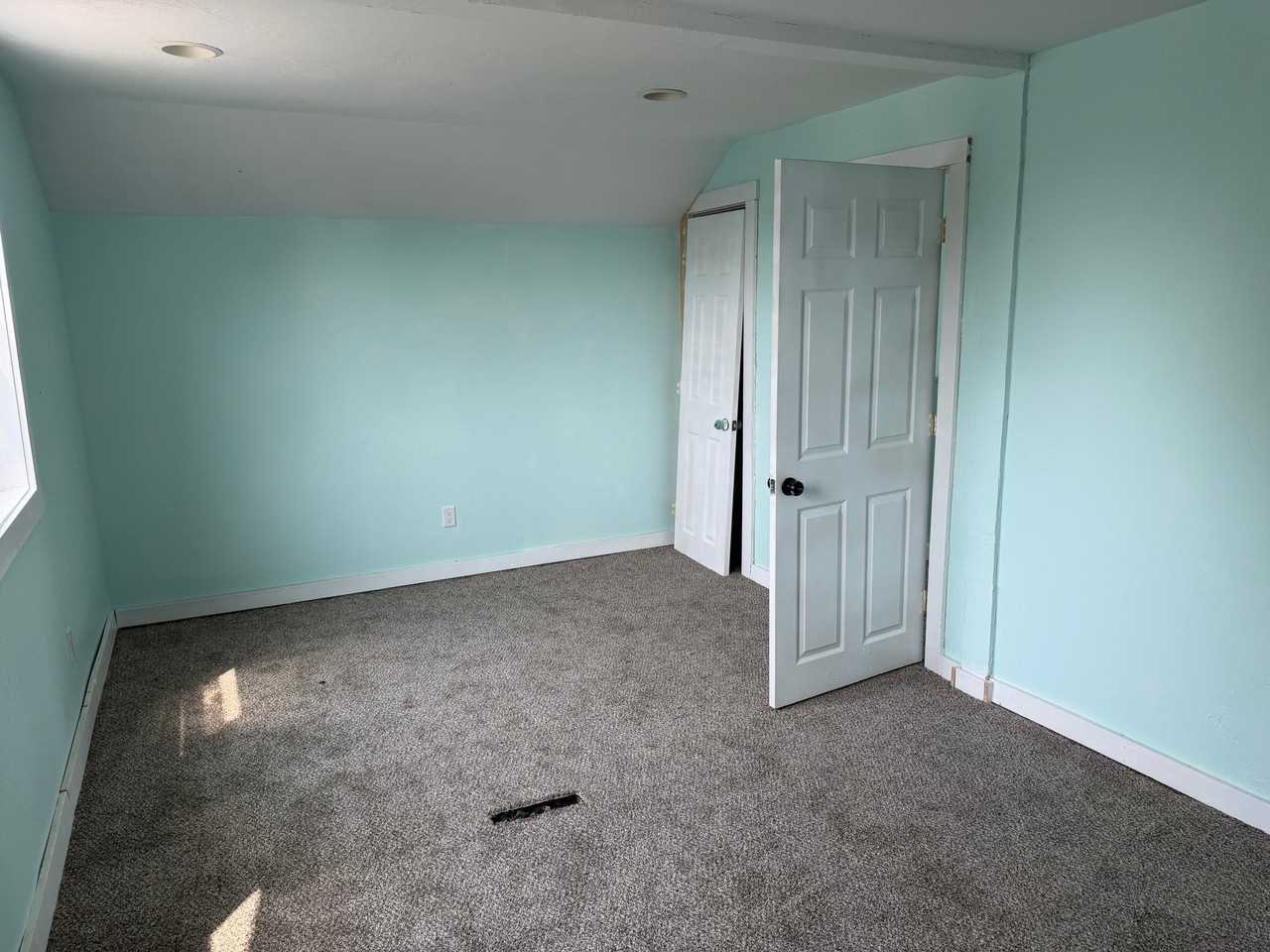 232 N Main St - Photo 6 of 18