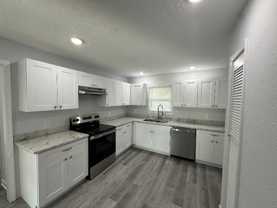 215 Birch St - Photo 1 of 1
