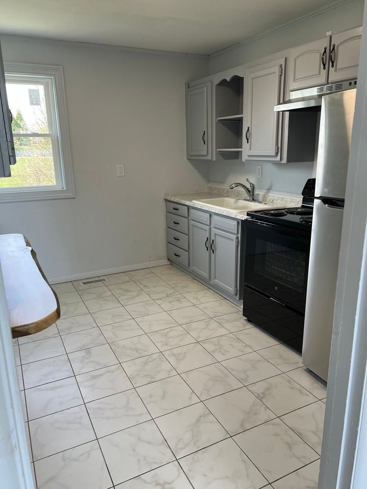 155 Crabb Ave - Photo 2 of 6