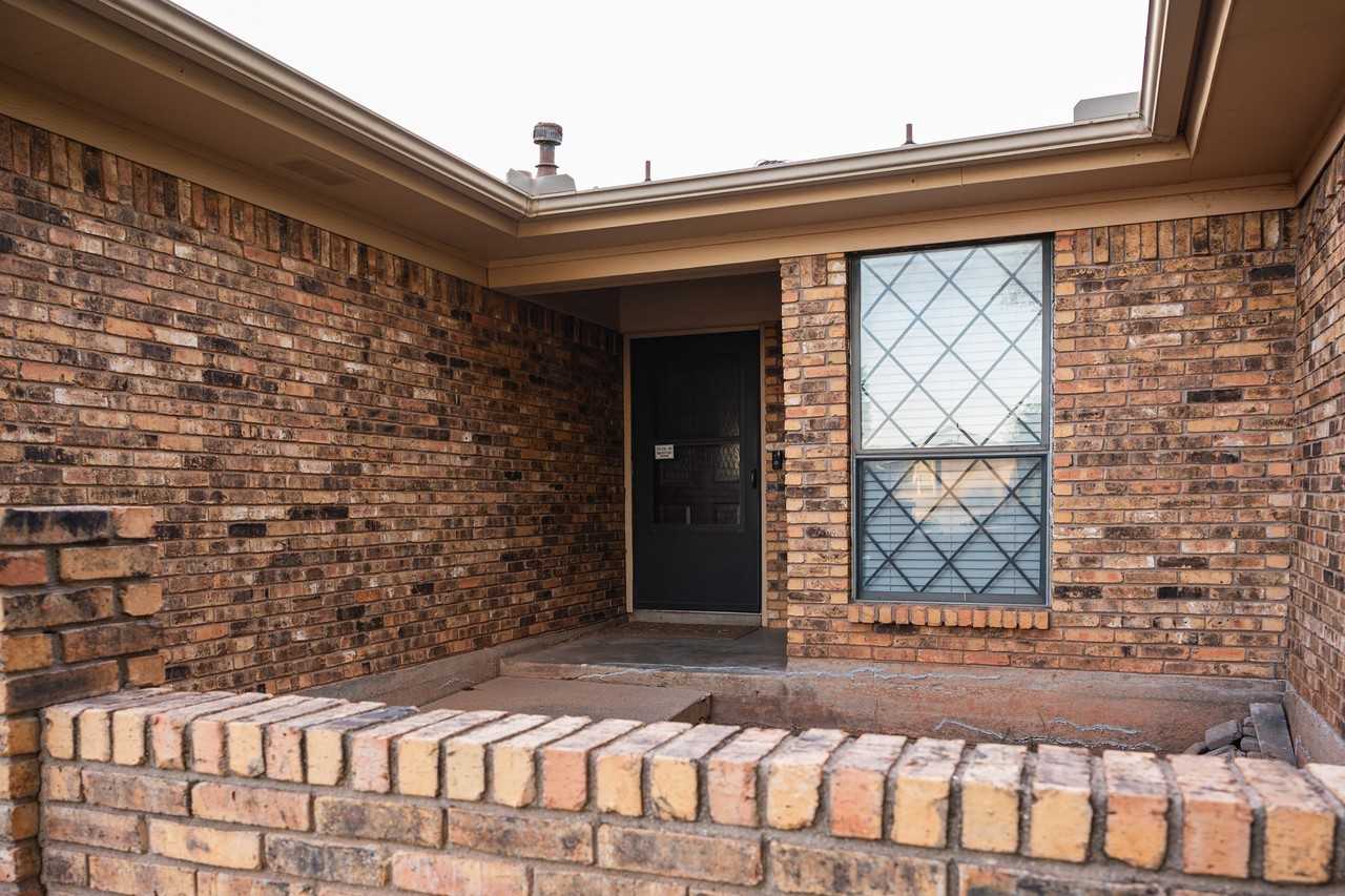 4742 Kevin Ct - Photo 2 of 14