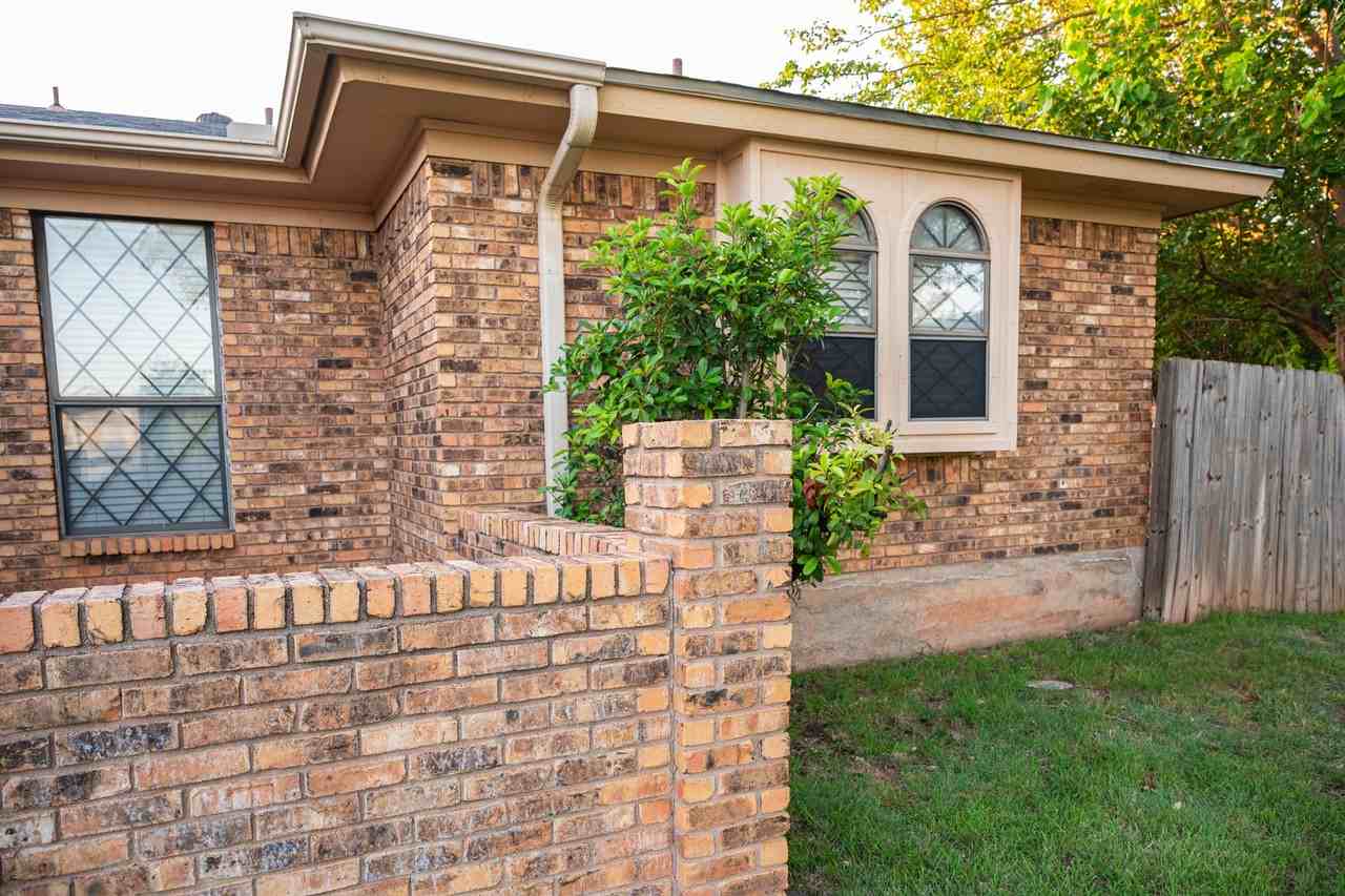 4742 Kevin Ct - Photo 3 of 14