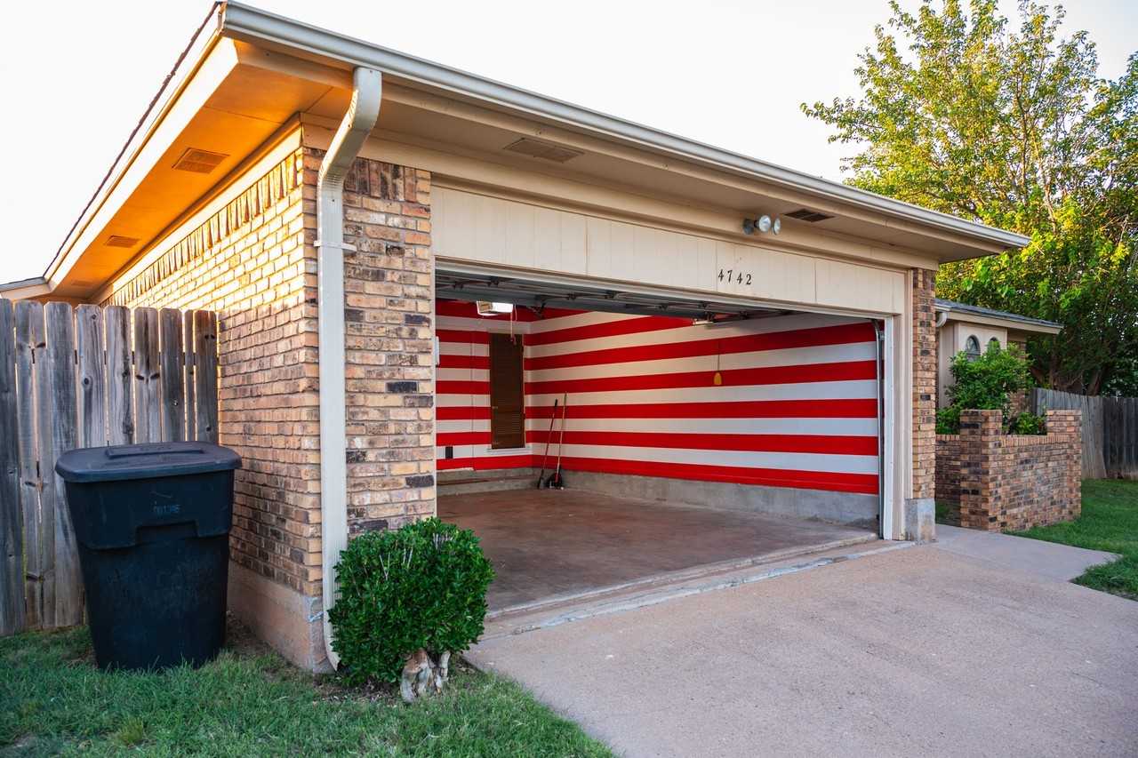4742 Kevin Ct - Photo 4 of 14