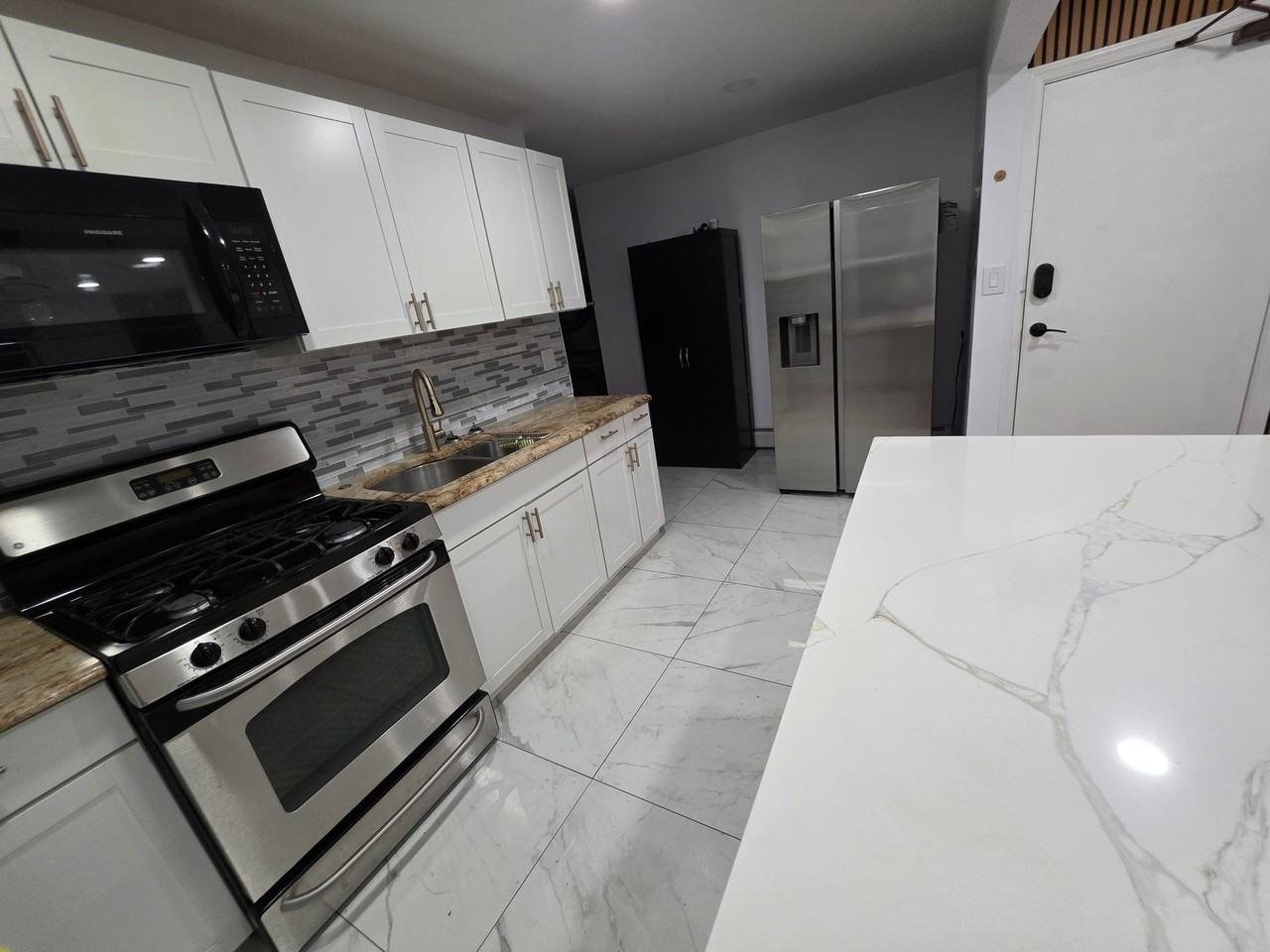 478 Fabyan Pl #1L - Photo 3 of 10