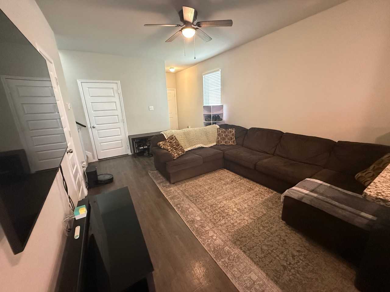 10234 Melissa Ranch Blvd - Photo 3 of 17