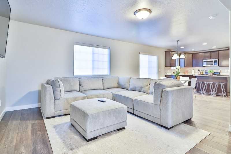 1063 W Osprey Dr - Photo 6 of 43