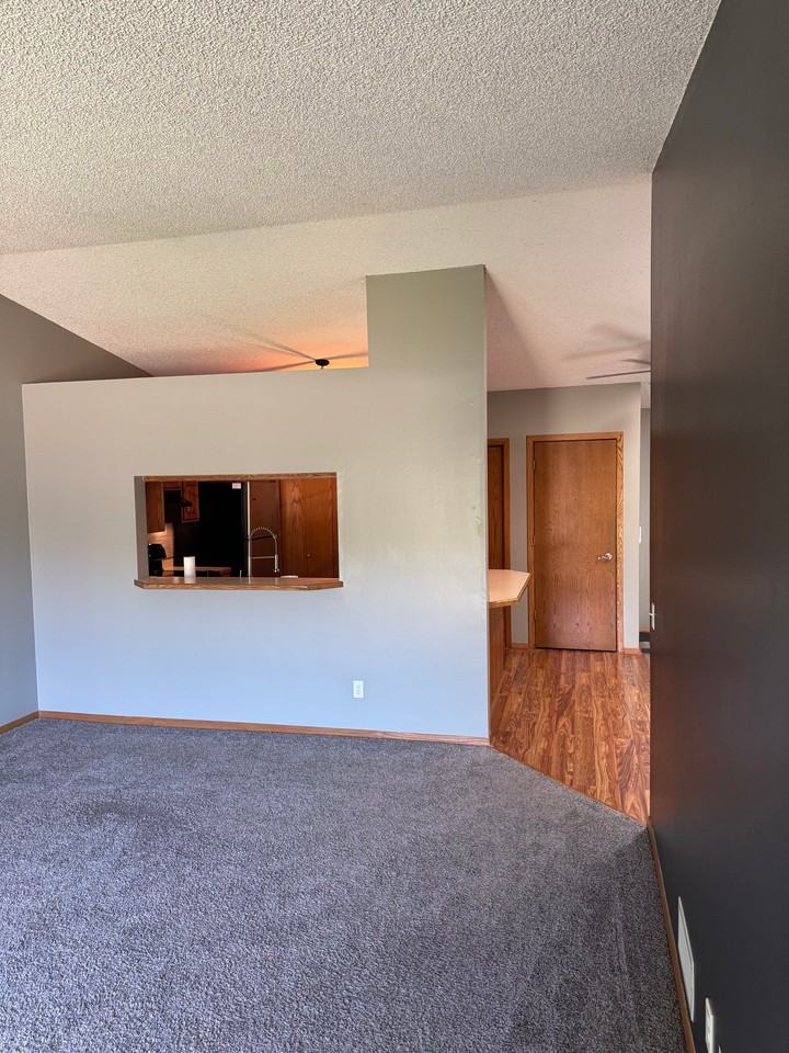 11139 Edgewood Cir N