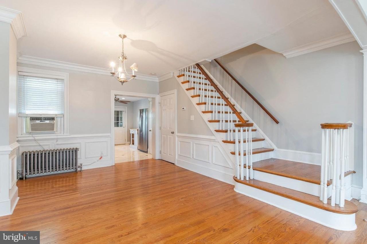620 E Hector St - Photo 3 of 20