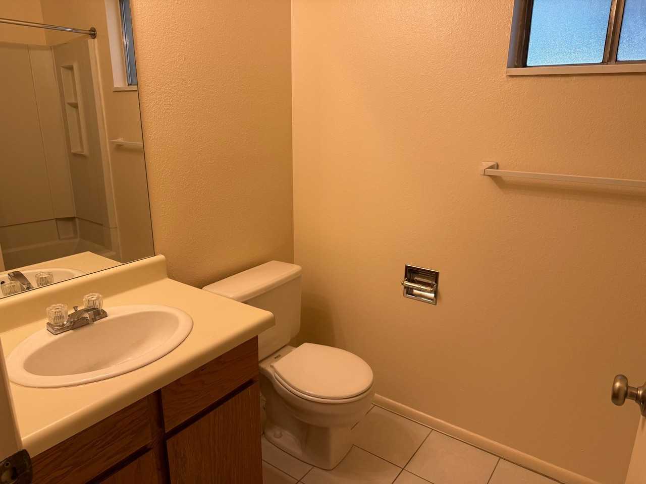 269 E Hill Ave #4 - Photo 6 of 10