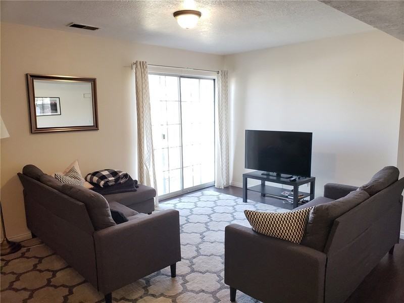 1215 Wn - Photo 2 of 17