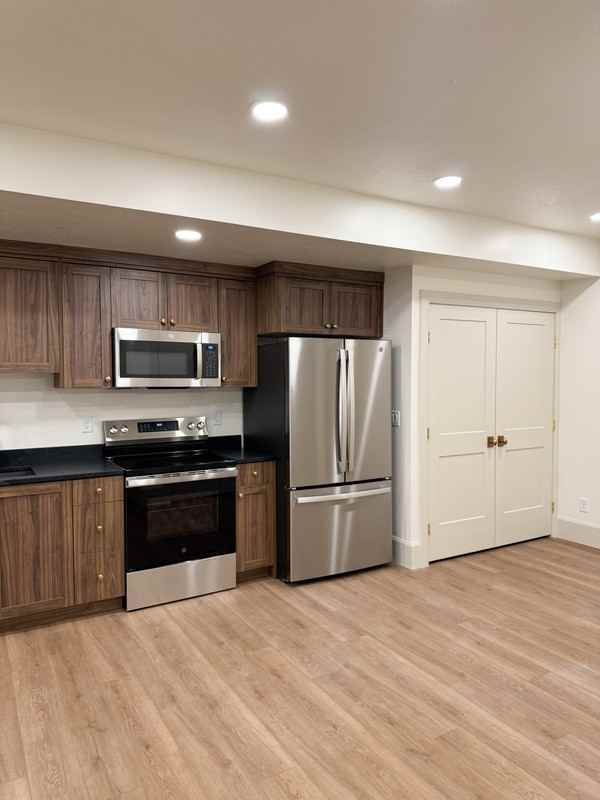 3186 N Jones St - Photo 3 of 20