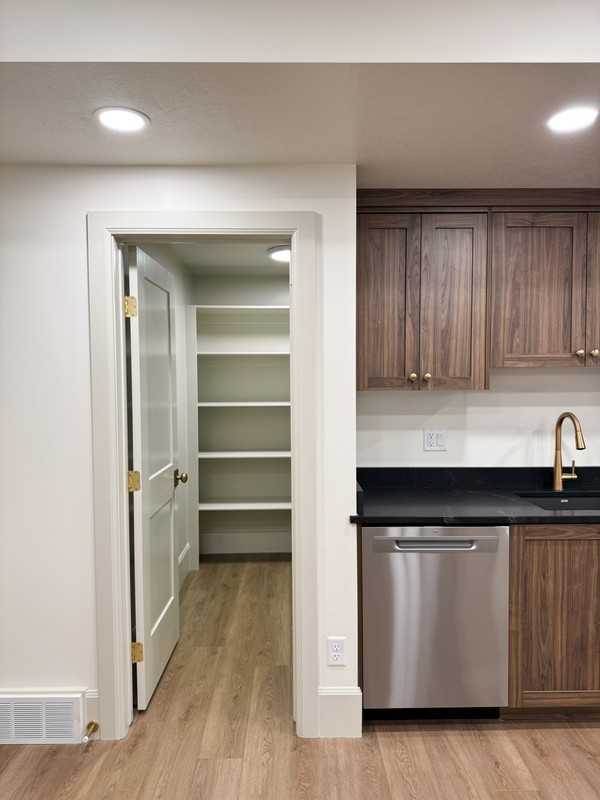3186 N Jones St - Photo 5 of 20