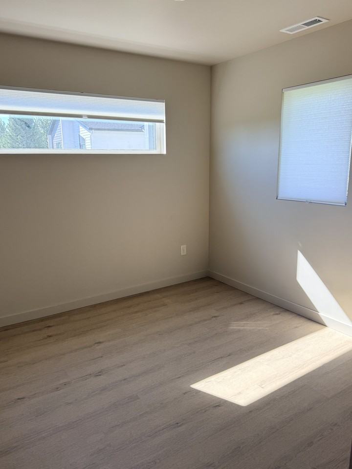 1414 Silver Cir #3 - Photo 5 of 13
