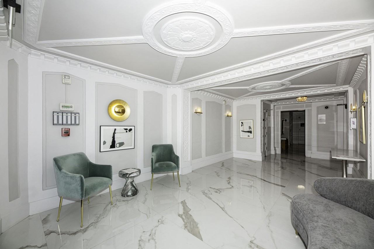 2275 Broadway - Photo 7 of 34