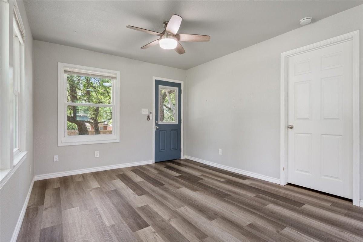 800 W Avenue D #B - Photo 4 of 19