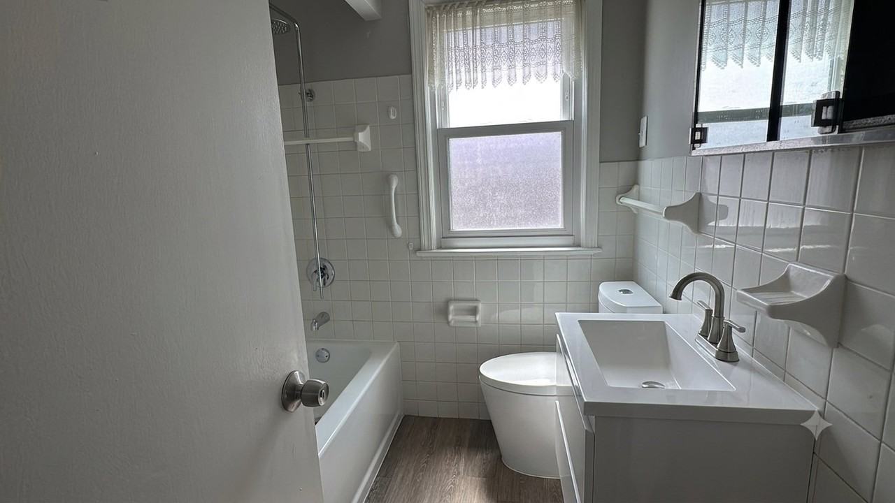 11511 Bradwell Rd - Photo 2 of 6