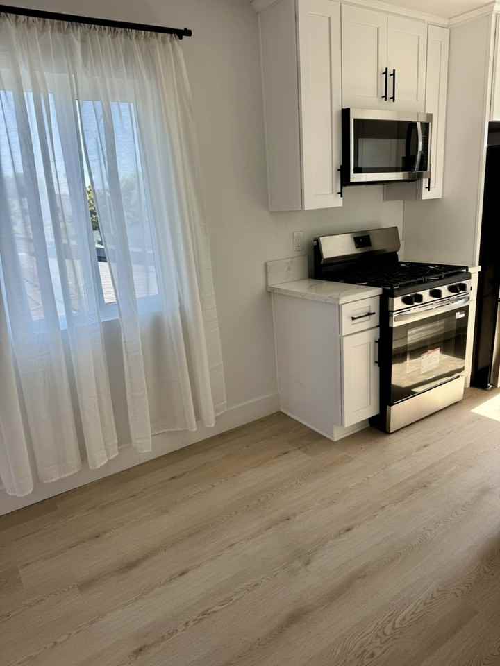 455 W Valencia Dr - Photo 4 of 10