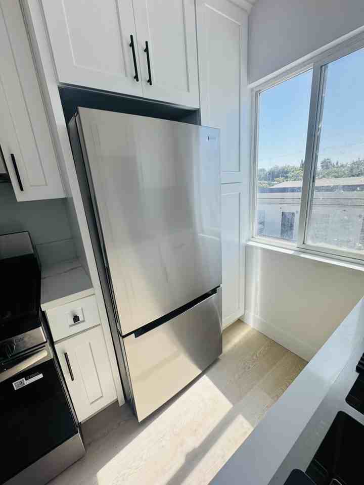 455 W Valencia Dr - Photo 7 of 10