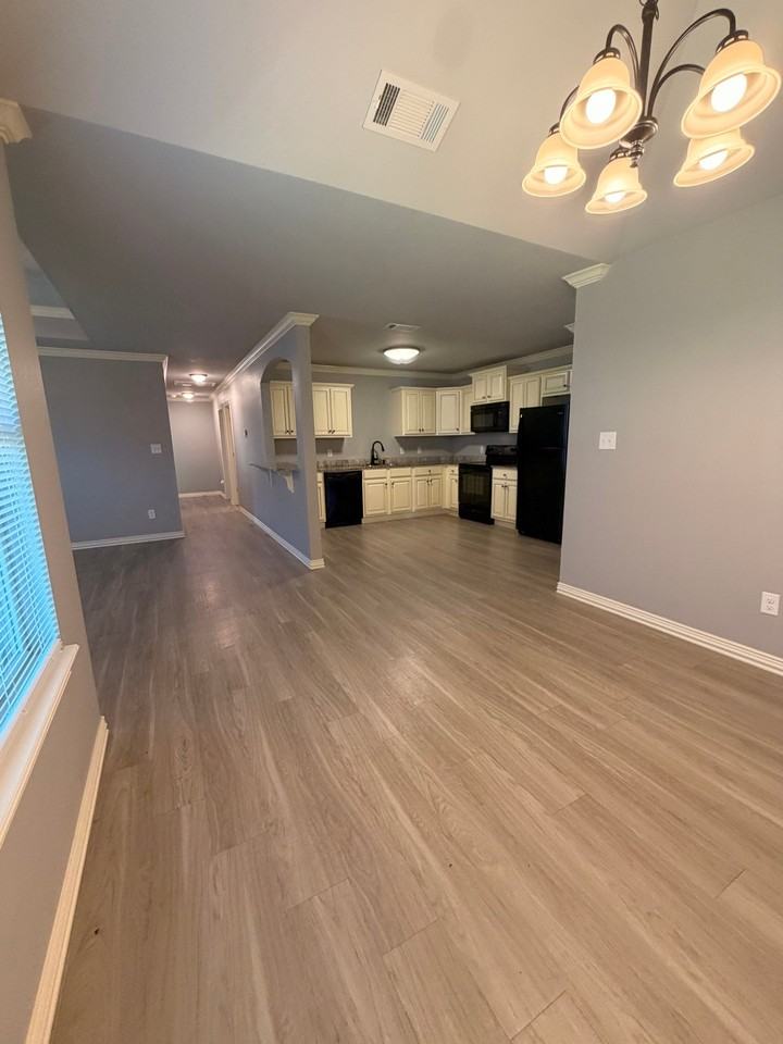 1119 Springhill Rd #A - Photo 3 of 12
