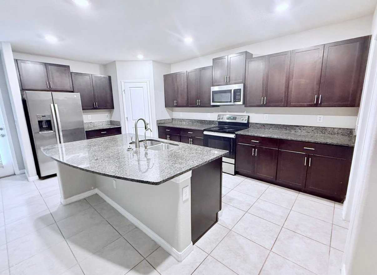 7109 Amelia Cove Ct - Photo 3 of 16
