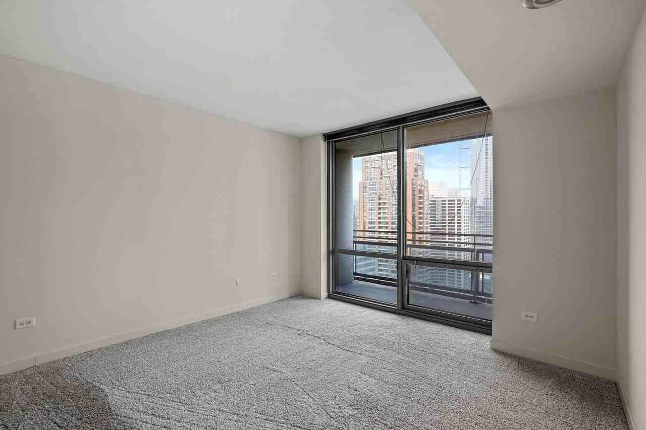 1267 S Michigan Ave - Photo 4 of 14