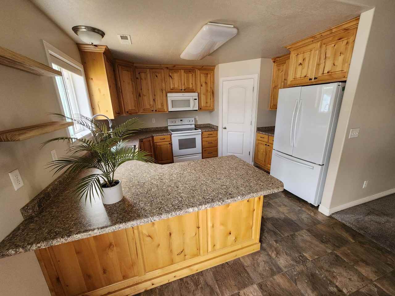 294 W Leann Way - Photo 3 of 11