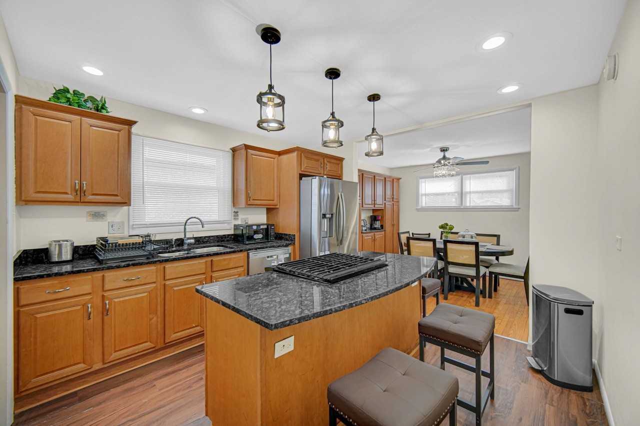 3914 212th Pl - Photo 2 of 11