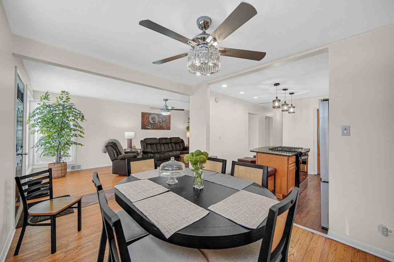3914 212th Pl - Photo 4 of 11