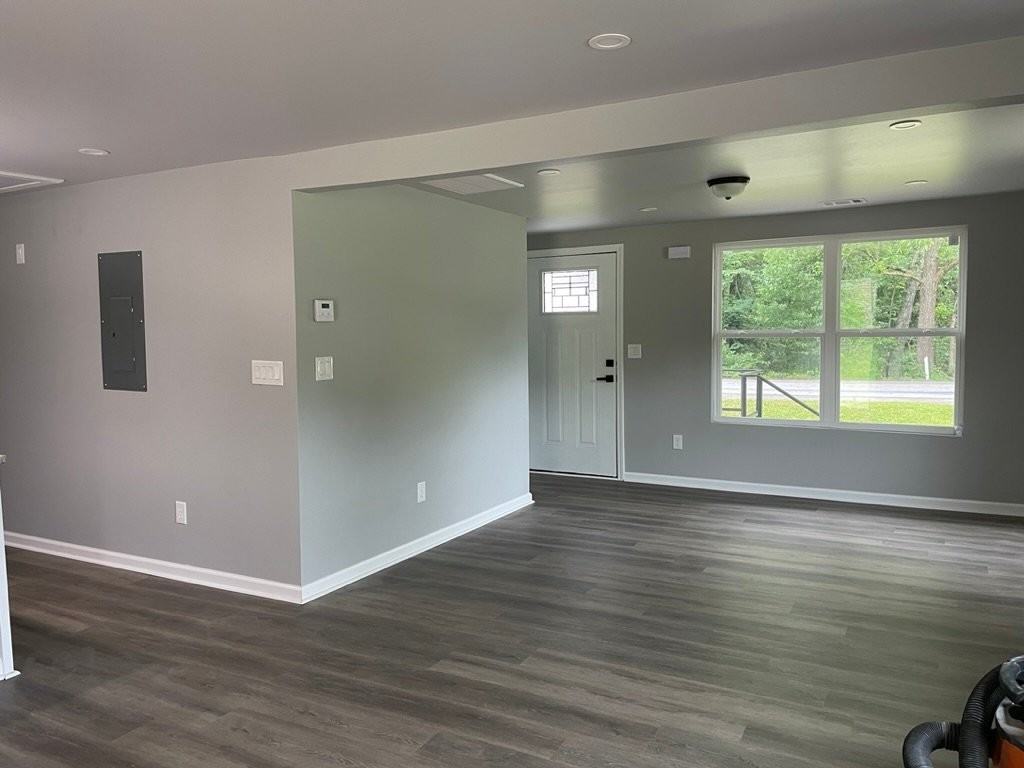 1274 Benton St Nw - Photo 4 of 13
