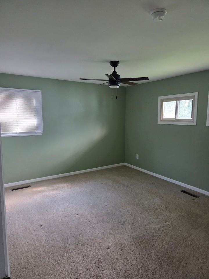 1006 State St - Photo 7 of 11