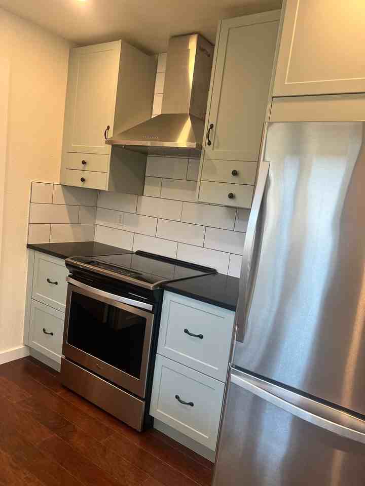 1711 E Gaylon Dr - Photo 3 of 13