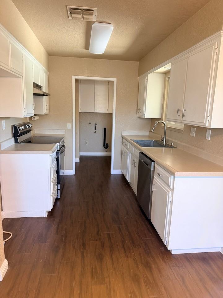 540 Sundance Ln - Photo 4 of 15