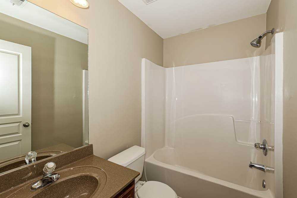 124 Revolutionary Dr - Photo 3 of 7