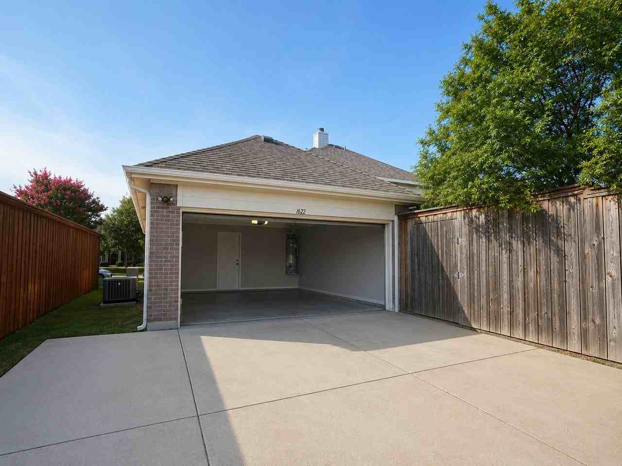 1622 Lake Travis Dr - Photo 7 of 20