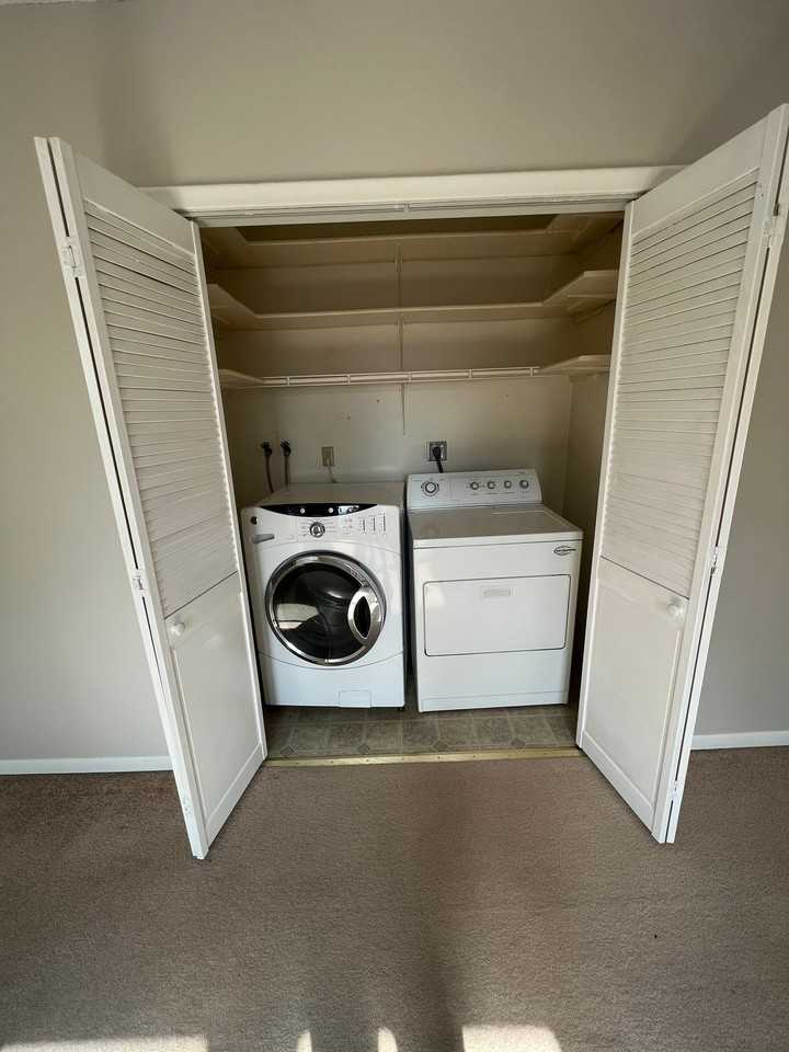 241 6th St - Photo 3 of 5