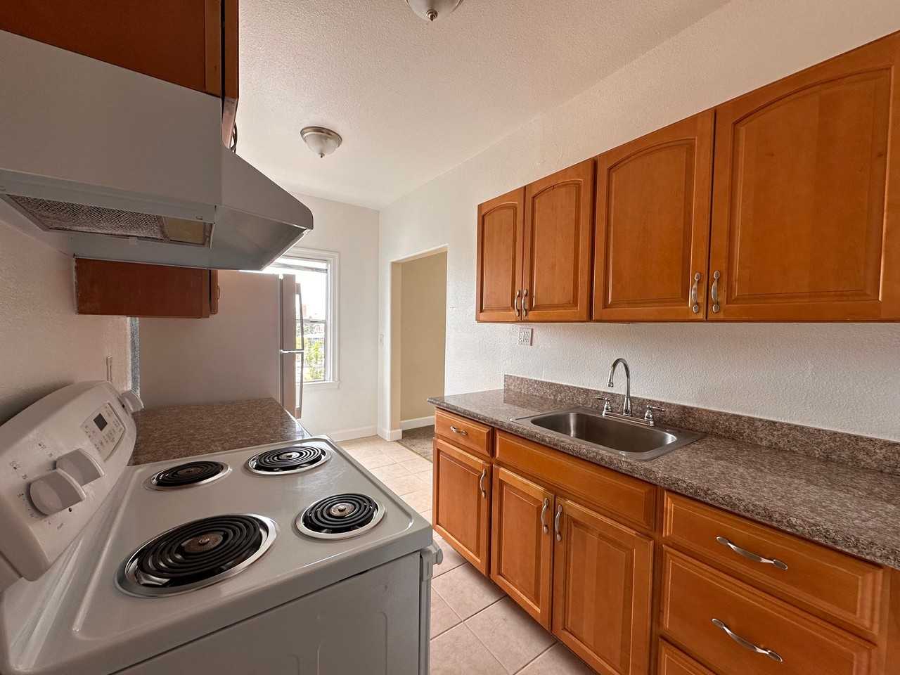 624 Brooklyn Ave #107 - Photo 5 of 14