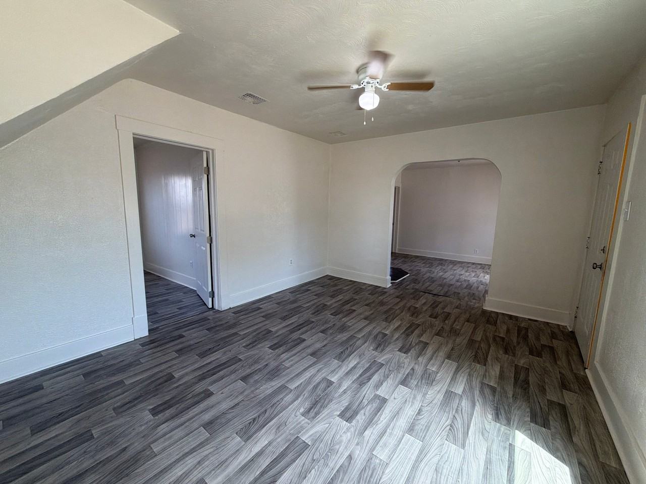 27027 5th Ave - Photo 2 of 20