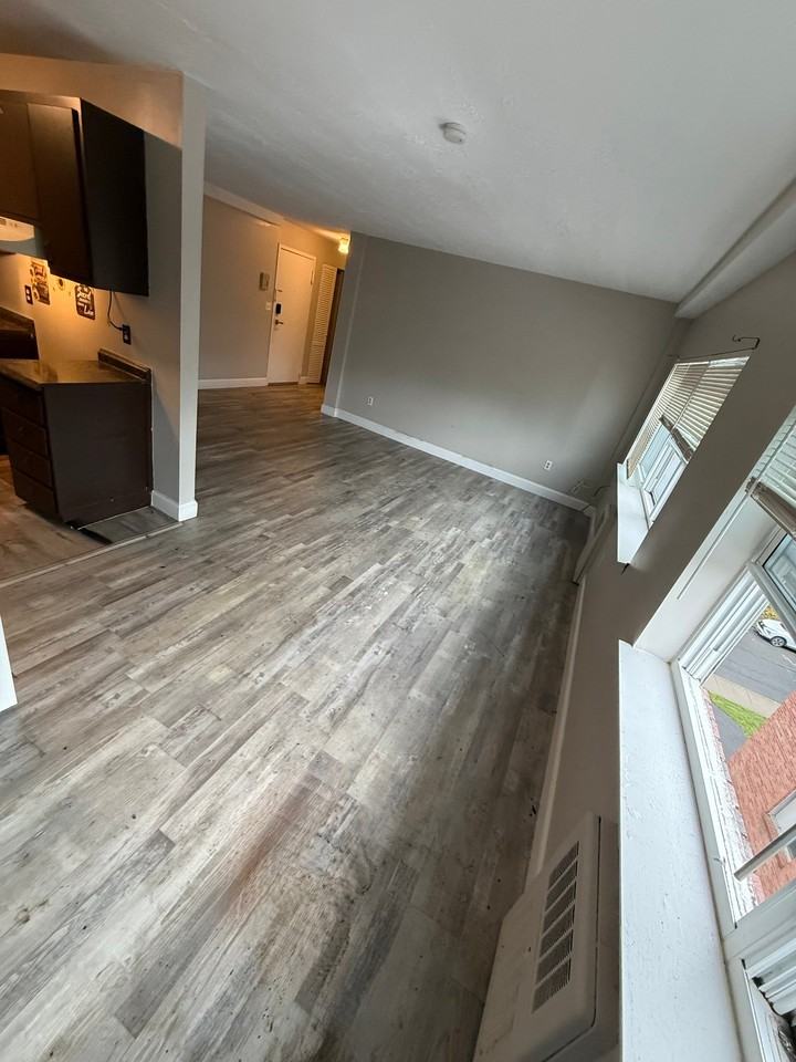 50 Gillett St #D1 - Photo 2 of 8