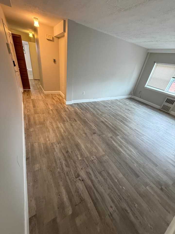 50 Gillett St #D1 - Photo 4 of 8
