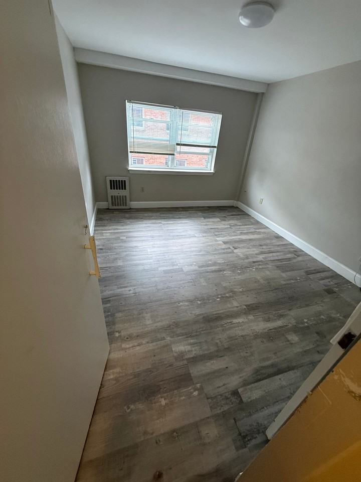 50 Gillett St #D1 - Photo 5 of 8