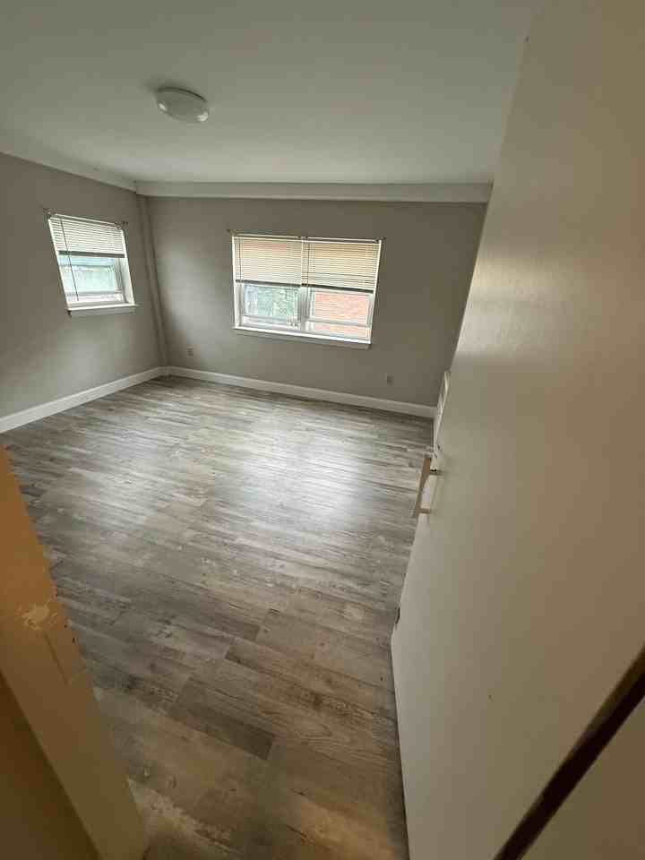 50 Gillett St #D1 - Photo 7 of 8
