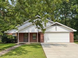 featured image of 712 Edgewood Cir