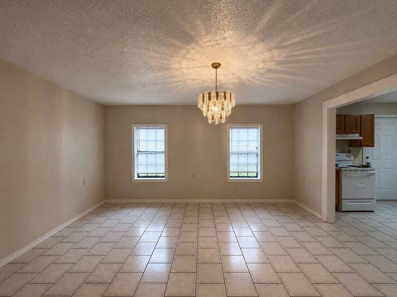 712 Edgewood Cir - Photo 6 of 14
