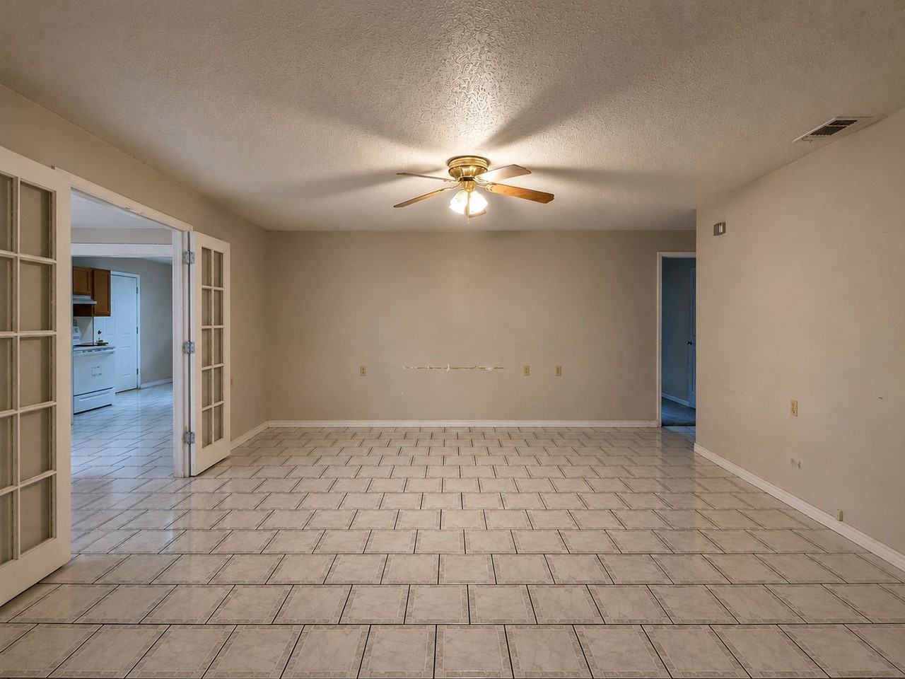 712 Edgewood Cir - Photo 7 of 14