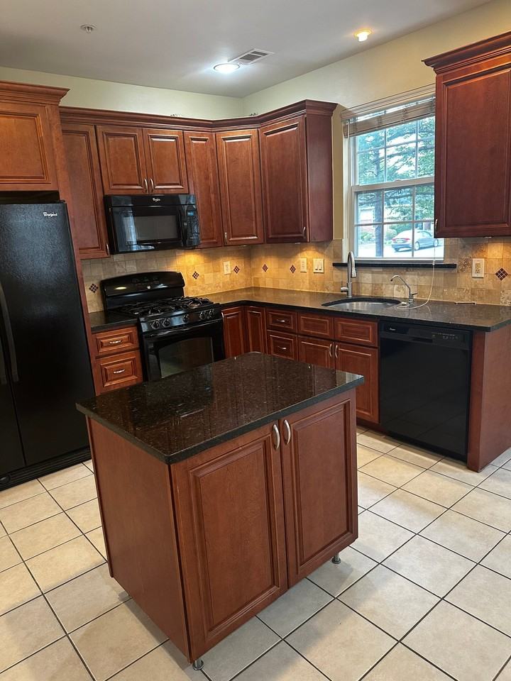 1311 Blossom Cir - Photo 4 of 10