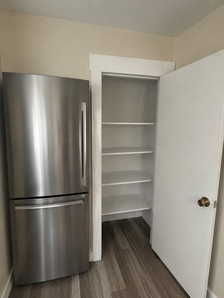 521 Washington St #1 - Photo 2 of 7