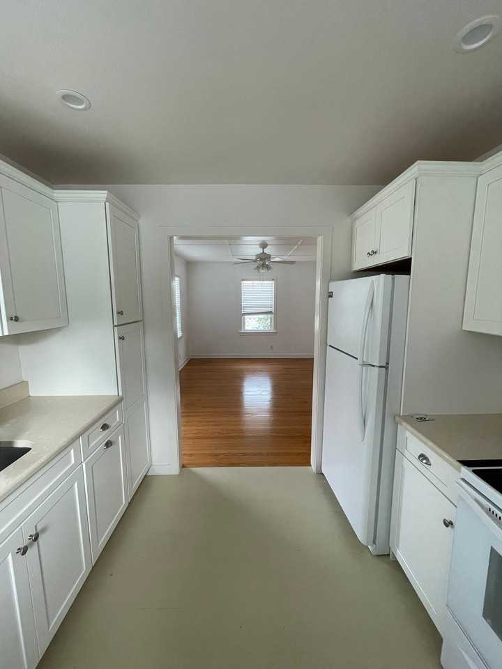 214 Ne 12th St #A - Photo 6 of 6