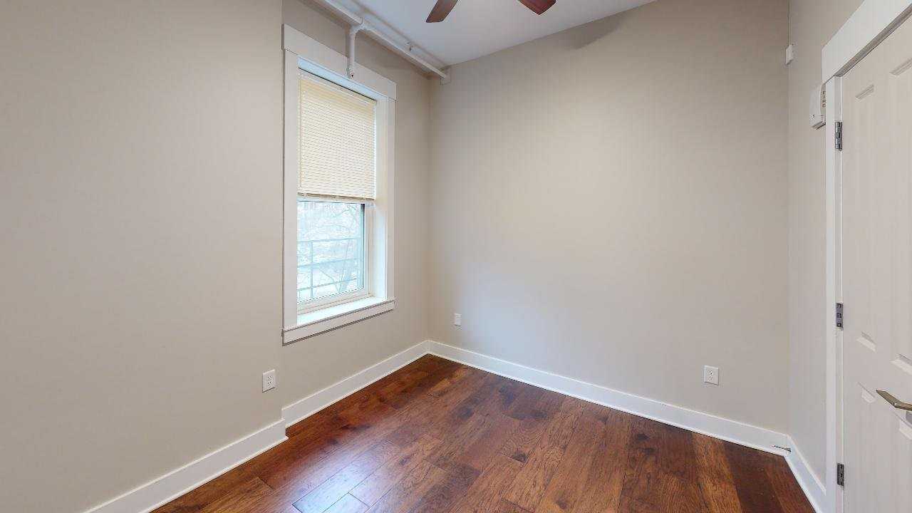 1211 Broadway St #1 - Photo 4 of 12