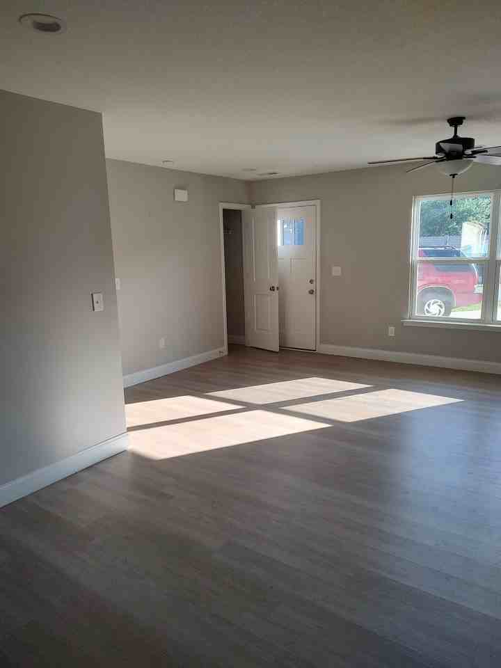 443 Camp Ferry Rd - Photo 4 of 12